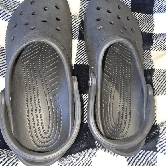 Black Crocs Clogs - Picture 4 of 5